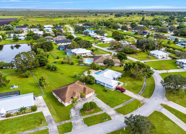 Property at 907 Sawgrass St, Clewiston, FL 33440, 4 beds, 3 baths