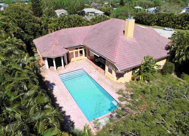 Property at 3502 SE Burk Ct, Port Saint Lucie, FL 34984, 4 beds, 3.5 baths