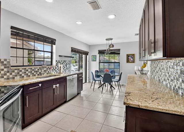 Property at 20909 W Boca Ridge Dr, Boca Raton, FL 33428, 3 beds, 2.5 baths