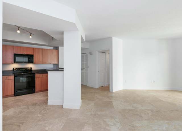 Property at 630 S Sapodilla Ave #316, West Palm Beach, FL 33401, 2 beds, 2 baths