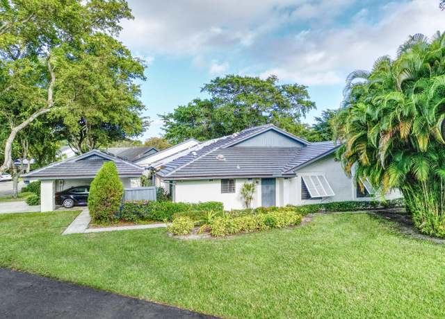 Property at 10088 Laurelwood Pl, Boynton Beach, FL 33437, 2 beds, 2 baths