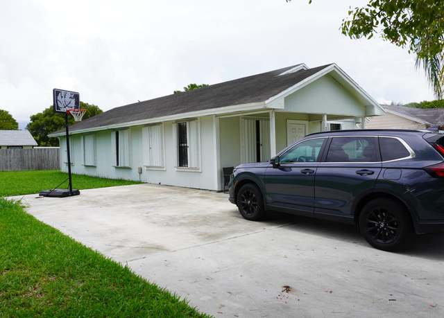 Property at 22722 SW 114th Pl, Miami, FL 33170, 4 beds, 2 baths