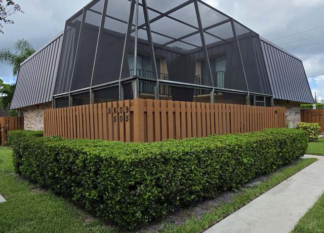 Property at 5609 SE Windsong Ln, Stuart, FL 34997, 2 beds, 2.5 baths