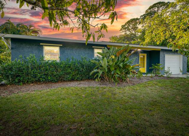 Property at 1202 SE Madison Ave, Stuart, FL 34996, 2 beds, 2 baths