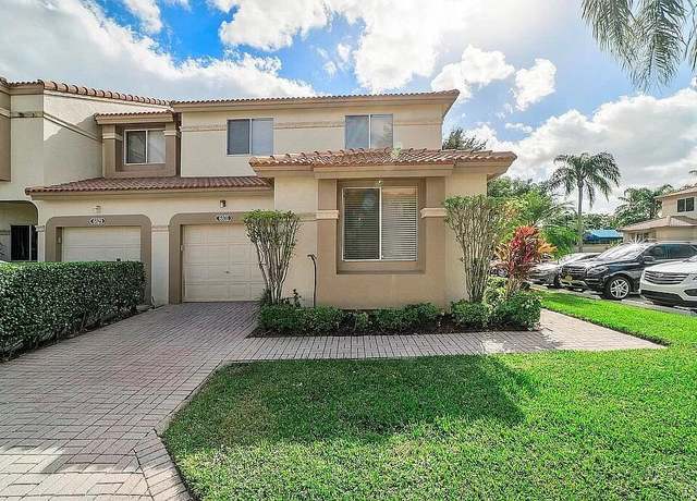 Property at 6831 Via Regina, Boca Raton, FL 33433, 3 beds, 2.5 baths
