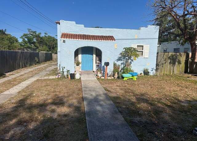 Property at 3406 Greenwood Ave, West Palm Beach, FL 33407, 5 beds, 2 baths