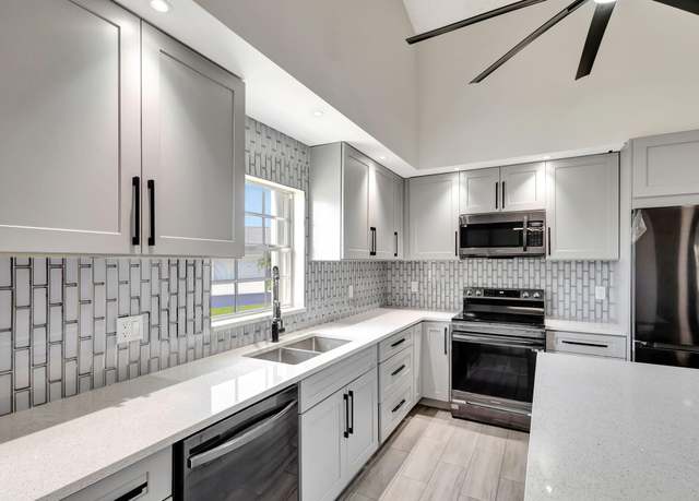 Property at 5287 Tiffany Anne Cir, West Palm Beach, FL 33417, 2 beds, 2 baths