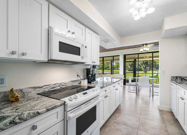 Property at 267 Old Meadow Way, Palm Beach Gardens, FL 33418, 3 beds, 3 baths