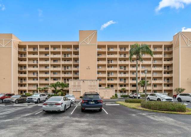 Property at 7076 Huntington Ln #206, Delray Beach, FL 33446, 2 beds, 2 baths