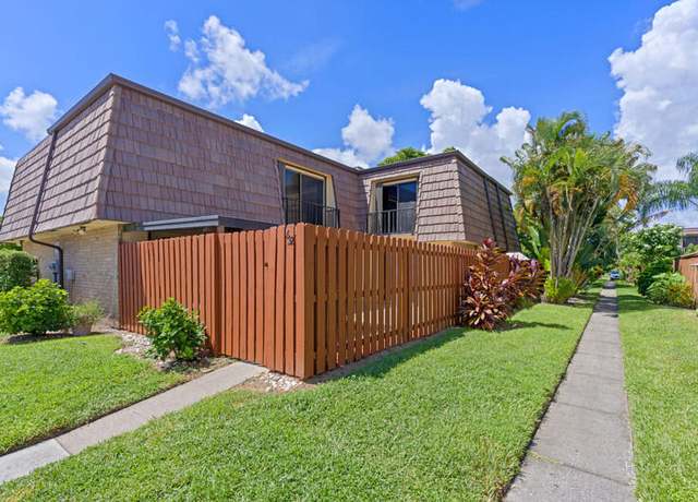 Property at 632 Springdale Cir, Palm Springs, FL 33461, 3 beds, 2.5 baths