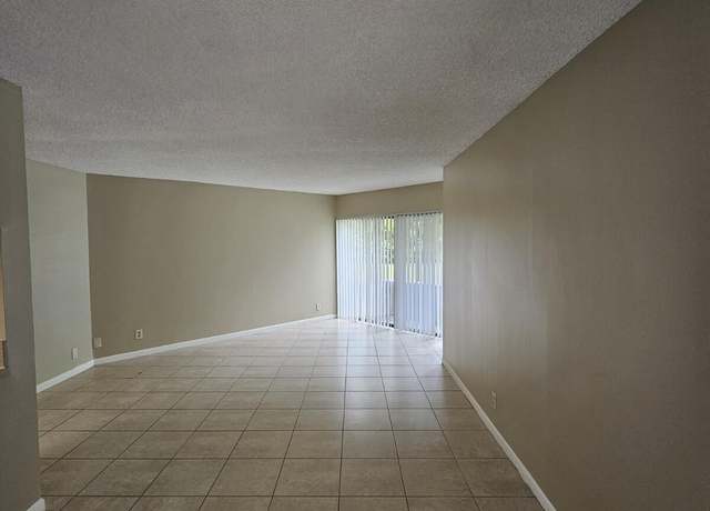 Property at 2000 N Congress Ave #102, West Palm Beach, FL 33401, 1 bed, 1 bath