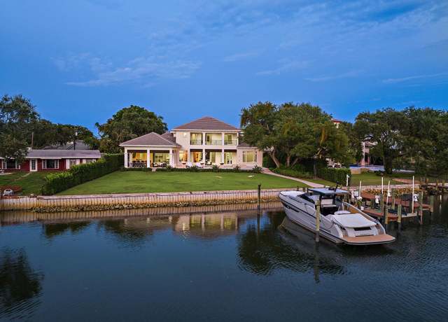 Property at 13209 Rolling Green Rd, North Palm Beach, FL 33408, 5 beds, 6.5 baths