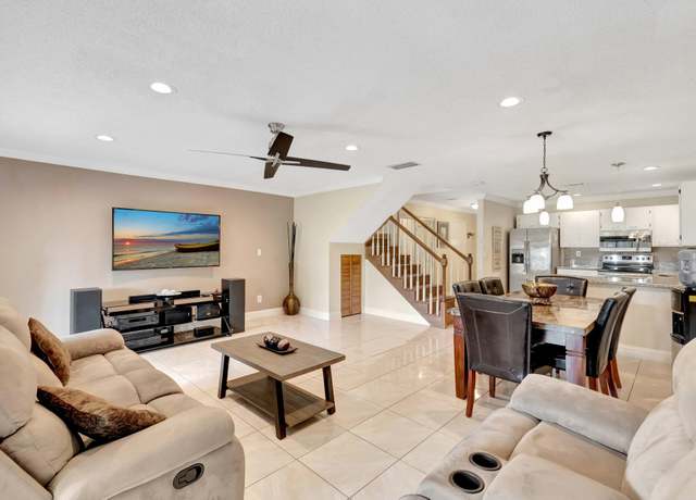 Property at 23359 SW 55th Way Unit G, Boca Raton, FL 33433, 3 beds, 2.5 baths