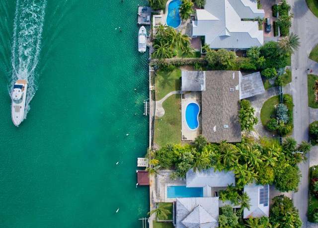 Property at 631 N Mashta Dr, Key Biscayne, FL 33149, 4 beds, 4.5 baths