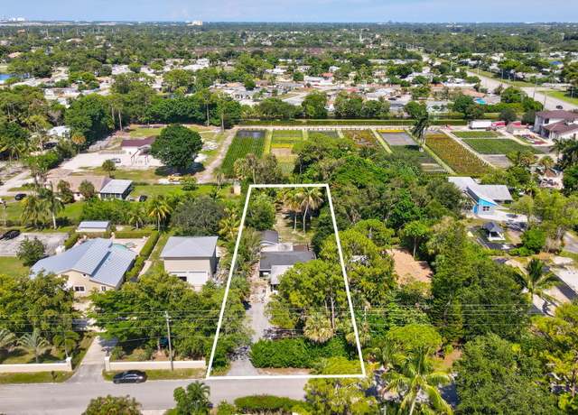 Property at 864 Chase Rd, West Palm Beach, FL 33415, 3 beds, 2 baths