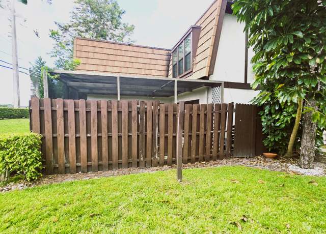 Property at 102 Weybridge Cir Unit D, Royal Palm Beach, FL 33411, 2 beds, 2.5 baths