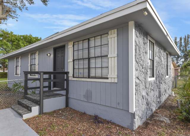 Property at 237 SW 11 Ave, Delray Beach, FL 33444, 3 beds, 1 bath