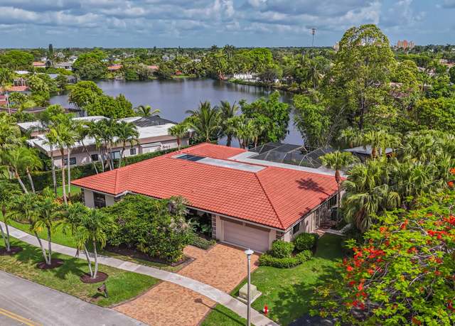 Property at 16541 Royal Poinciana Dr, Weston, FL 33326, 3 beds, 3 baths