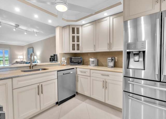 Property at 7286 Huntington Ln #301, Delray Beach, FL 33446, 2 beds, 2 baths