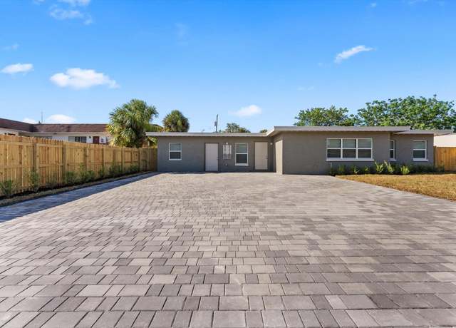 Property at 829 Bayberry Dr, Lake Park, FL 33403, 5 beds, 3 baths