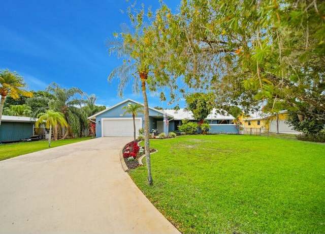 Property at 870 SW Gardens Blvd, Palm City, FL 34990, 3 beds, 2 baths