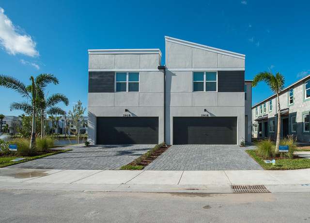 Property at 3918 SE Mentmore Ln, Stuart, FL 34997, 3 beds, 2.5 baths