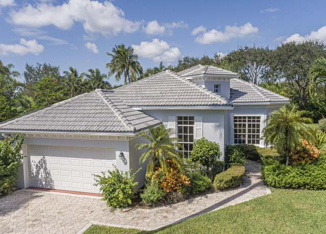Property at 869 Island Club Sq, Vero Beach, FL 32963, 3 beds, 2.5 baths