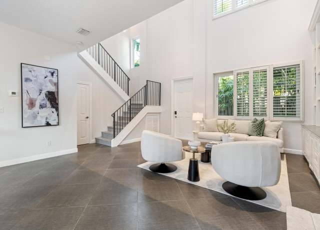Property at 1307 SE 2nd St, Fort Lauderdale, FL 33301, 4 beds, 3.5 baths