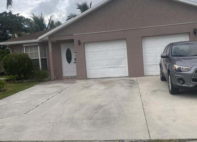 Property at 10415 Boynton Place Cir, Boynton Beach, FL 33437, 2 beds, 1 bath