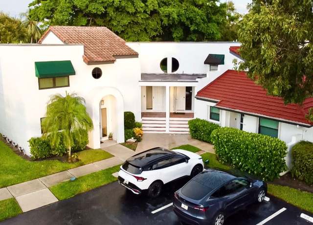 Property at 391 NW 36th Ave, Deerfield Beach, FL 33442, 2 beds, 2.5 baths