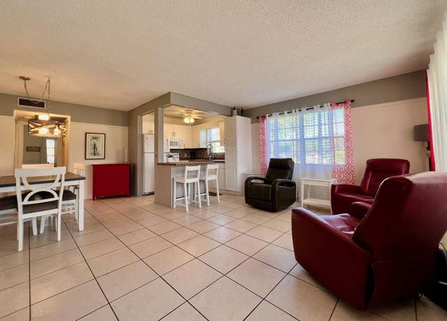 Property at 76 Dorchester D, West Palm Beach, FL 33417, 1 bed, 1.5 baths