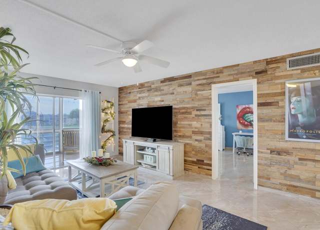 Property at 2724 N Garden Dr #302, Lake Worth, FL 33461, 1 bed, 1.5 baths