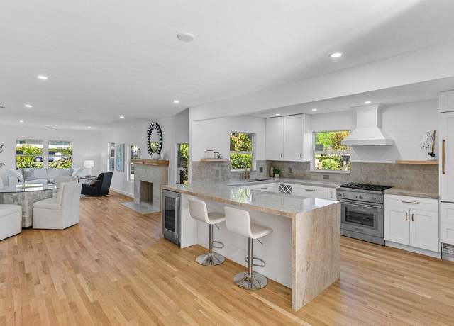 Property at 1404 Florida Ave, West Palm Beach, FL 33401, 3 beds, 2 baths