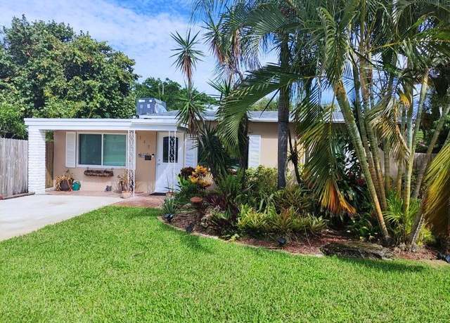 Property at 127 SW 12th Ave, Boynton Beach, FL 33435, 3 beds, 2.5 baths