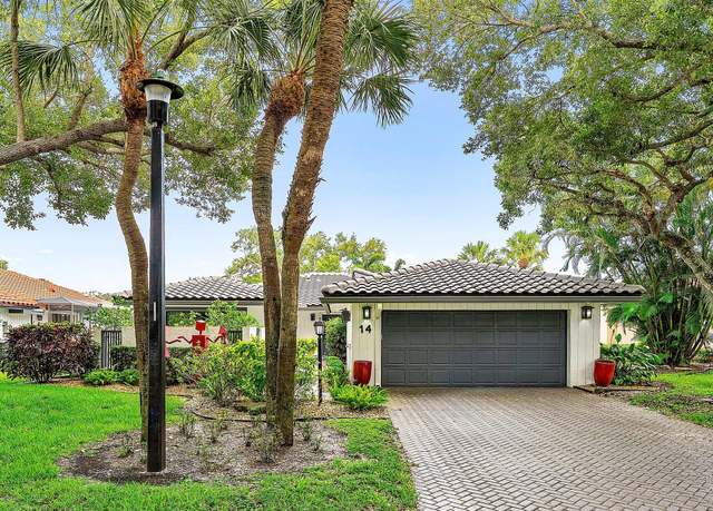 Property at 14 Oaks Ln, Boynton Beach, FL 33436, 2 beds, 2.5 baths