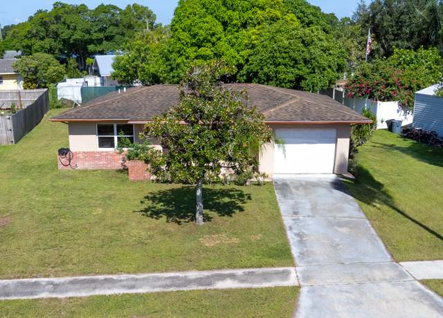 Property at 270 NE Mainsail St, Port Saint Lucie, FL 34983, 2 beds, 1.5 baths
