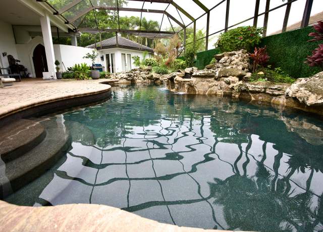 Property at 11167 Isle Brook Ct, Wellington, FL 33414, 4 beds, 4.5 baths