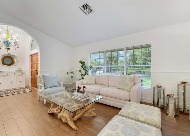 Property at 15864 78th Dr N, Palm Beach Gardens, FL 33418, 5 beds, 3.5 baths