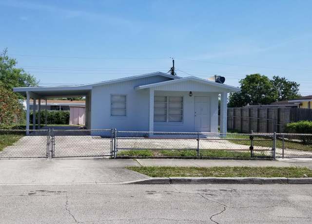 Property at 717 Hollywood Pl, West Palm Beach, FL 33405, 3 beds, 1.5 baths