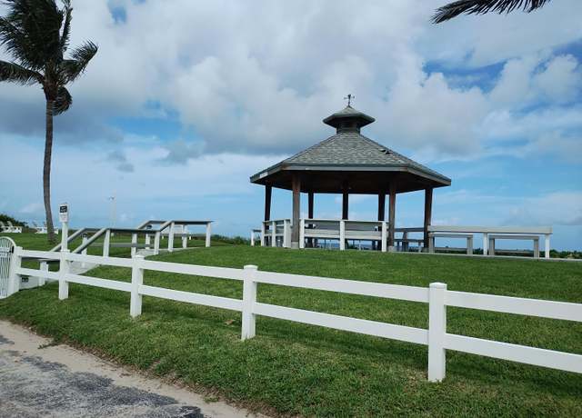 Property at 5505 N Ocean Blvd Unit 8-204, Ocean Ridge, FL 33435, 2 beds, 1.5 baths