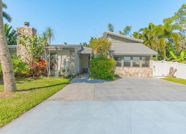 Property at 6109 Cassia Dr, Fort Pierce, FL 34982, 3 beds, 2 baths