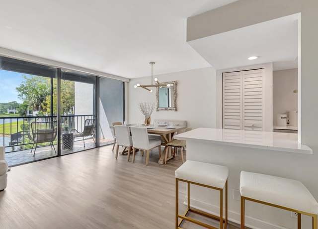 Property at 3310 Bridgewood Dr, Boca Raton, FL 33434, 2 beds, 2.5 baths