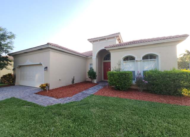 Property at 5531 Place Lake Dr, Fort Pierce, FL 34951, 3 beds, 2 baths