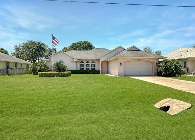 Property at 5207 Indian Bend Ln, Fort Pierce, FL 34951, 3 beds, 2 baths