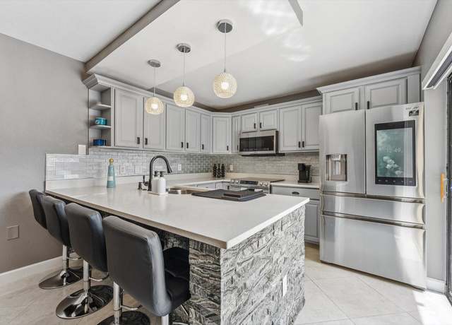 Property at 2424 24th Way, West Palm Beach, FL 33407, 2 beds, 2.5 baths