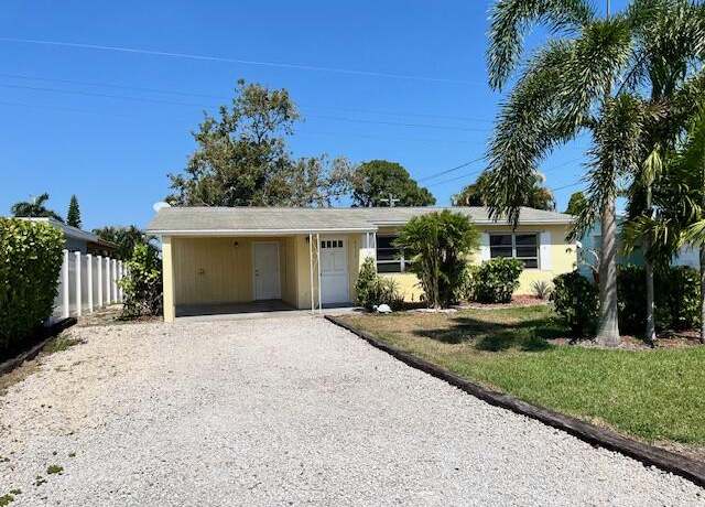 Property at 4415 SE Beckett Ave, Stuart, FL 34997, 2 beds, 1 bath