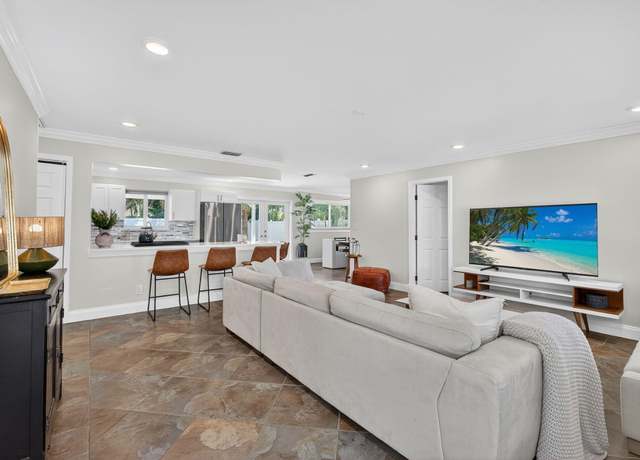 Property at 342 Azalea St, Palm Beach Gardens, FL 33410, 3 beds, 2 baths