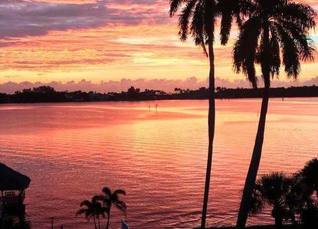 Property at 8200 Lakeshore 4060 Dr #4060, Hypoluxo, FL 33462, 2 beds, 2 baths