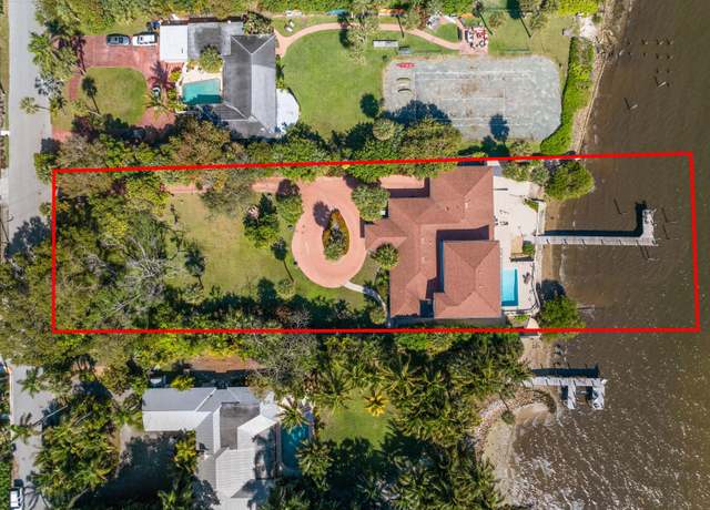 Property at 530 S Lakeside Dr, Lake Worth Beach, FL 33460, 5 beds, 5 baths