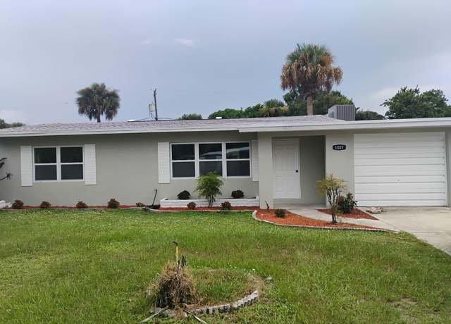 Property at 1021 Gatewood Ave, Fort Pierce, FL 34982, 3 beds, 2 baths